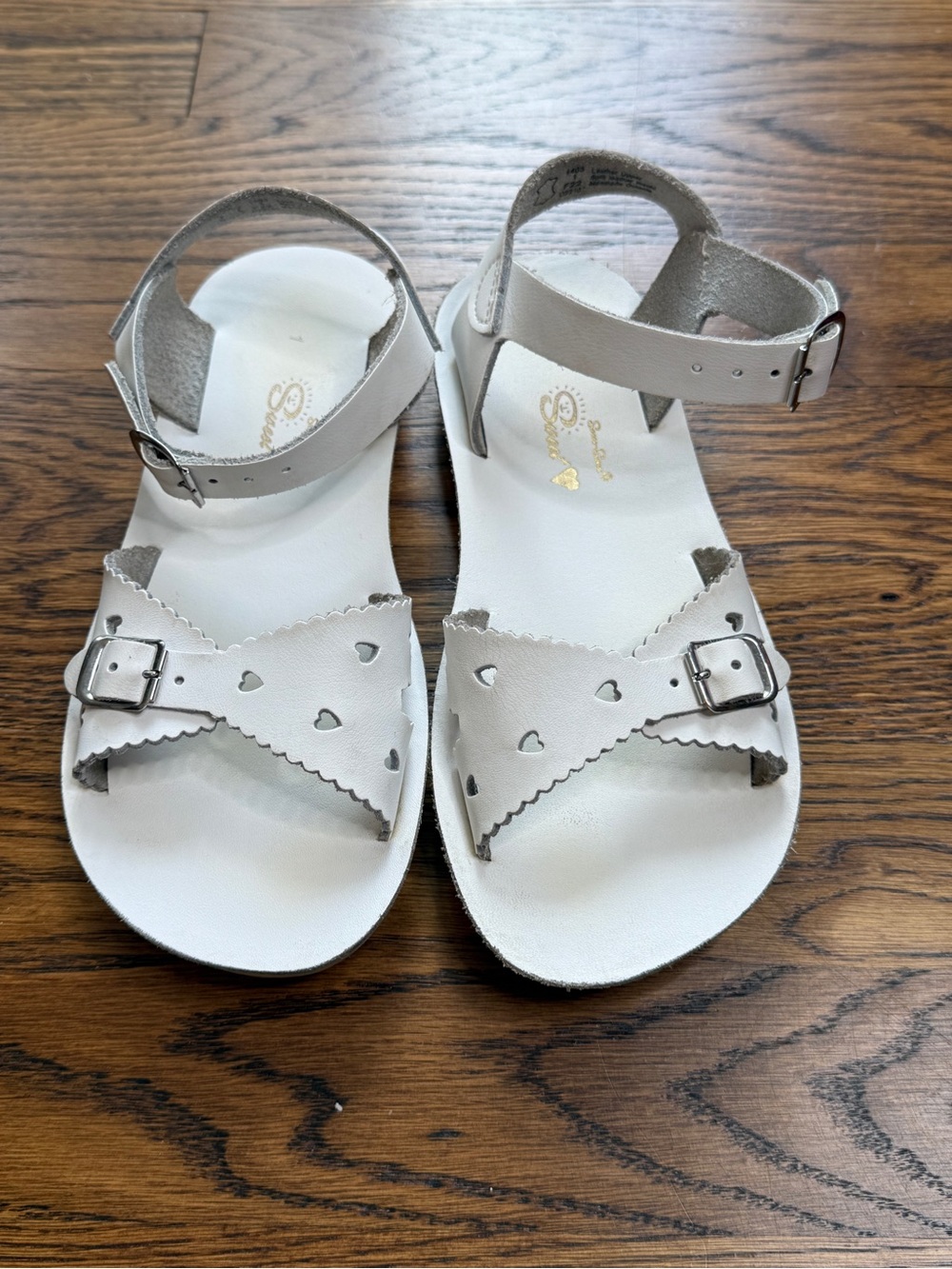 Salt Water Sun-Sans Girls White Sweetheart Cutout Ankle Strap Kids Sandals Sz 1 - Picture 2 of 9